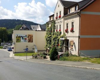 Hotel zur Post - Klingenthal - Außenansicht