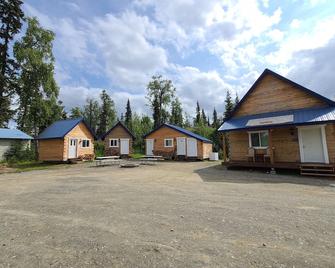 Wolf Cabin in the Heart of Moose Country Alaska! - Ninilchik - Edificio