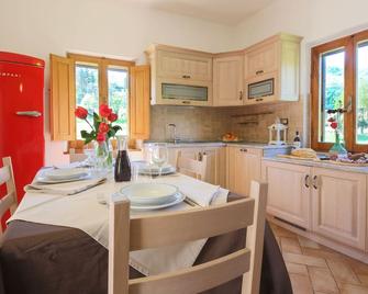 Agriturismo Le Fornaci - Appartamento Bianco - Lisciano Niccone - Comedor