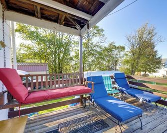 5 Mi to the Jumonville Cross: Home w/ Fenced Yard - Uniontown - Balkon