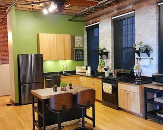 Brick City Loft - Newark - Kitchen