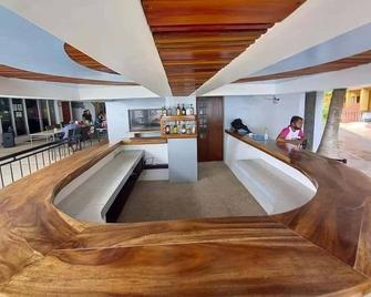 Lost Horizon Beach Dive Resort - פנגלאו - בניין