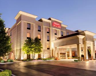 Hampton Inn & Suites Addison - Addison - Building