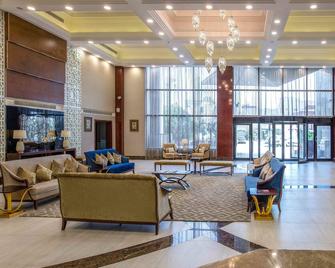 Gulf Court Hotel - מאנאמה - לובי