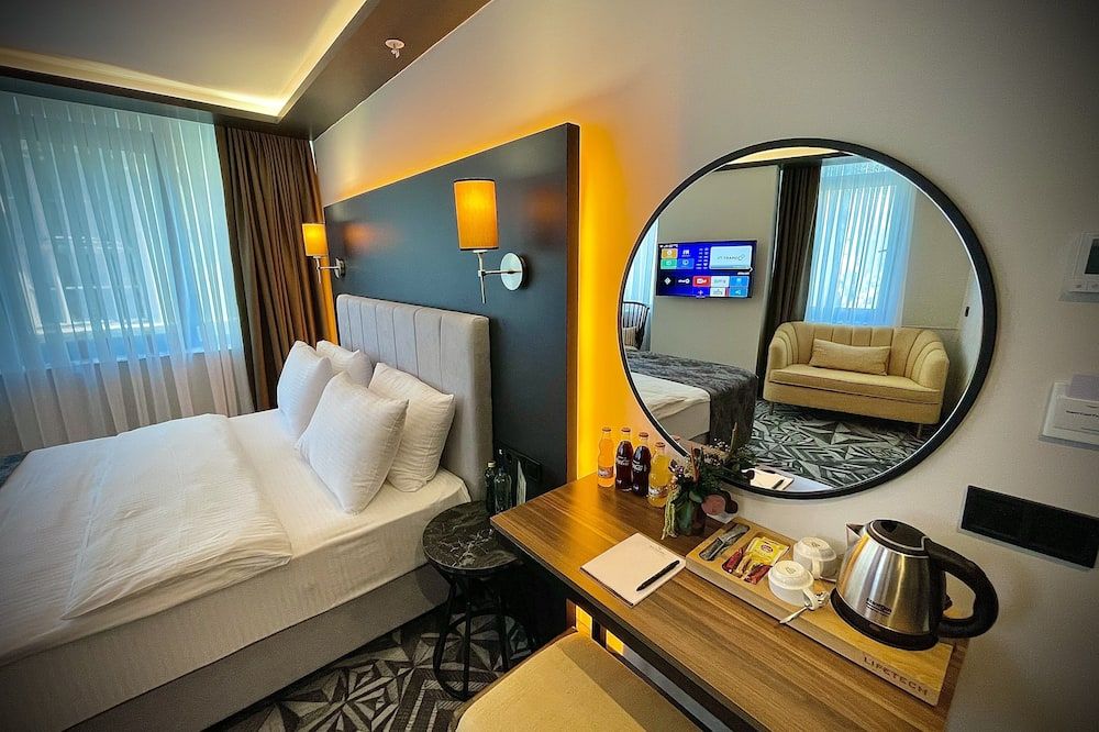 Other view of Weingart Istanbul