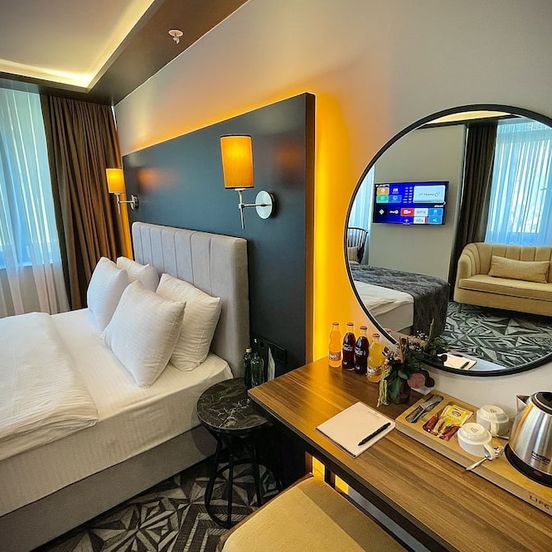 Other view of Weingart Istanbul