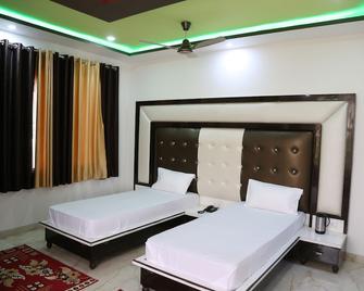 Hotel Dhanraj Palace - Bharatpur - Bedroom