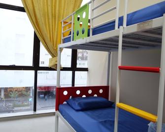 Hero Hostel - Kuching - Schlafzimmer