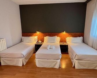 Shs Hotel Aeropuerto - מדריד - חדר שינה