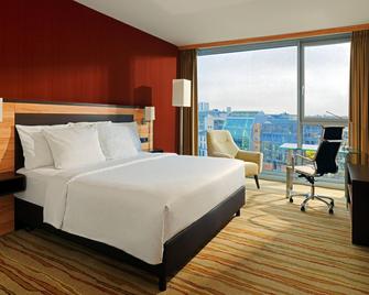 Courtyard By Marriott Düsseldorf Hafen - Düsseldorf - Habitación