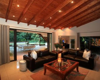 Andante Lodge - פרטוריה - סלון