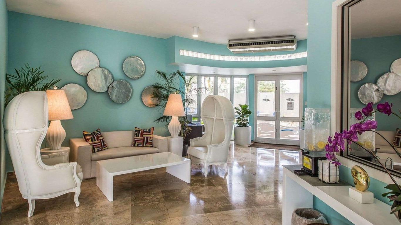 كمفورت إن آند سويتس لفيت تاون