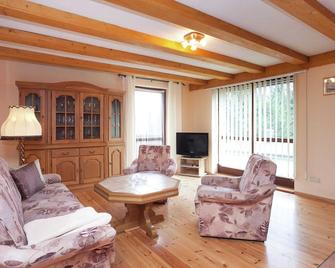 Quaint Holiday Home in Güntersberge near Lake - Güntersberge - Sala de estar