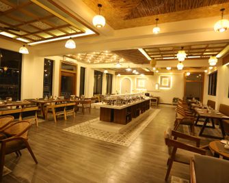 Creek Wood - Rāmnagar - Restaurang