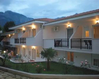 Aneton - Thasos Town - Edificio