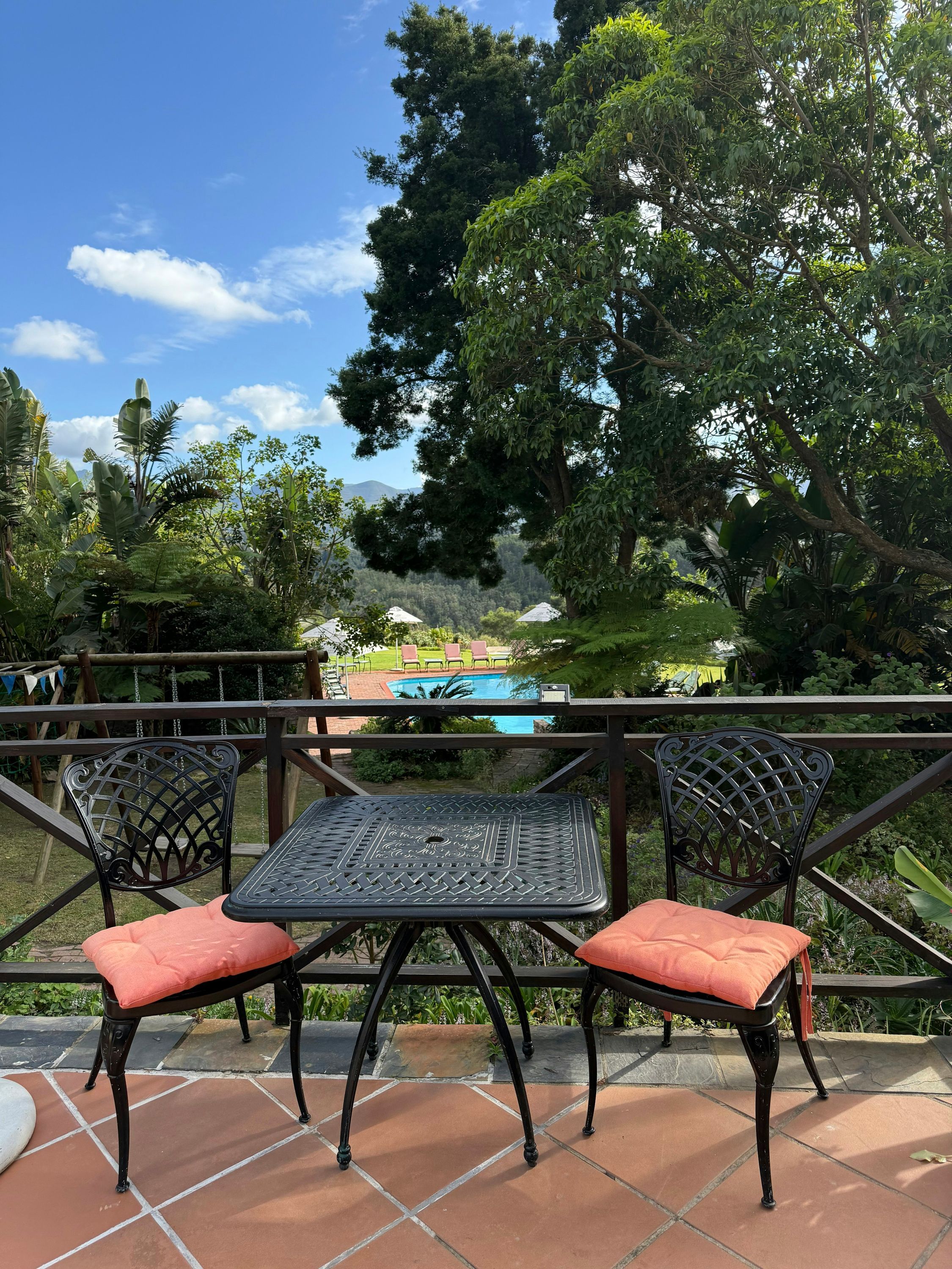 فار هيلز هوتل