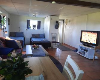 Cosy 2 bed Apartment in the Countryside - Tollarp - Вітальня