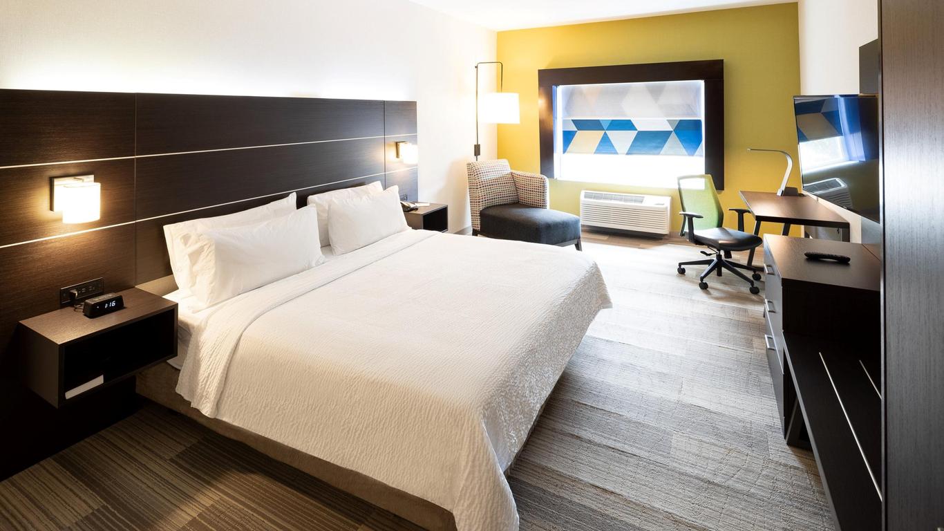 Holiday Inn Express & Suites Chicago West - St Charles By IHG