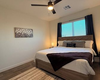 Spacious 3BR Gated Duplex with Resort Amenities - Dayton