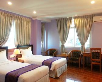 Grand Laurel Hotel - Yangon - Bedroom
