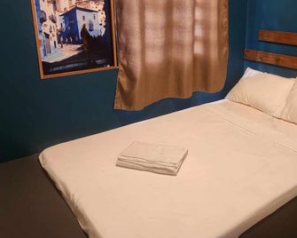 Ralik Hostel - Naga City - Schlafzimmer