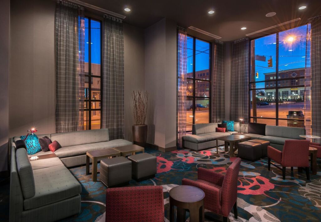 Courtyard by Marriott Wilmington Downtown/Historic District - ווילימינגטון - טרקלין