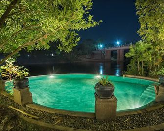 Tree Tara Resort - Kanchanaburi - Basen