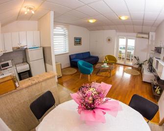 Apartments Birimac - Пула - Їдальня