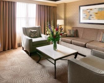 Isle Casino Hotel Bettendorf - A Caesars Rewards Destination - Bettendorf - Huiskamer