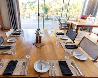 Glamping at Truffle Lodge - Fentonbury - Comedor