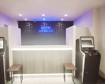 Hotel Livemax Kamata Ekimae - Tokyo - Front desk