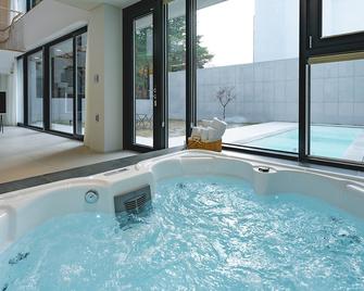 Gangneung Jitty Poolvilla - Gangneung - Pool