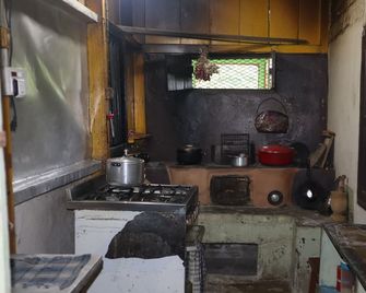 The Bicknell's Nest - Kālimpong - Kitchen