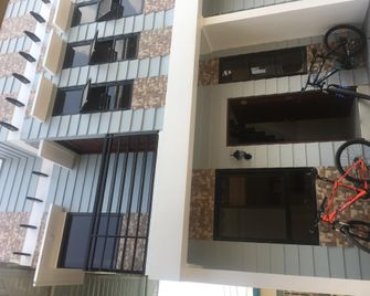 Dmm Transient - Balíuag - Edificio