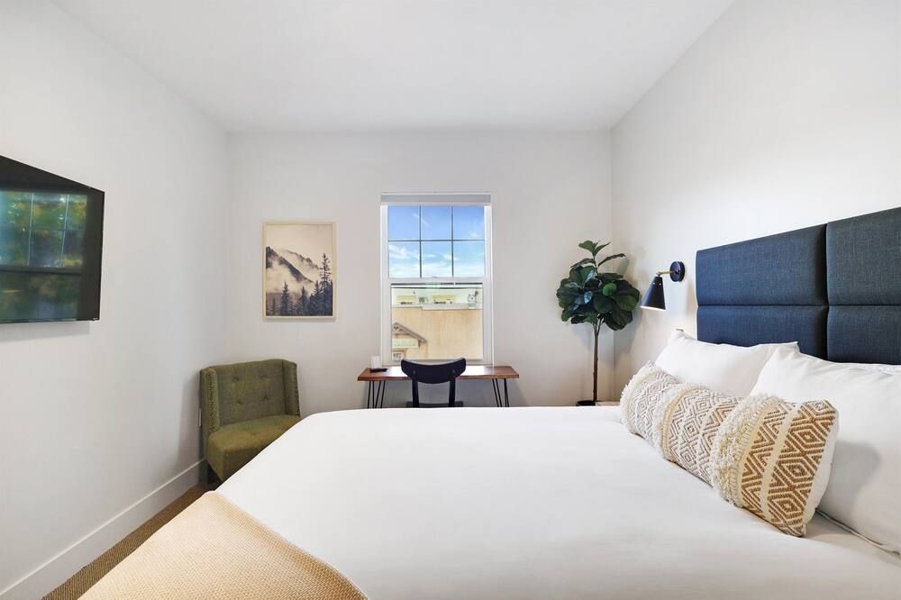 Summit Lofts, Downtown Mt Shasta, Queen Bed, #207 - Mount Shasta - Habitación