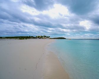Exuma Yacht Club Resort & Marina Limited - Georgetown - Beach