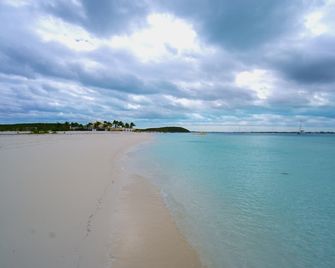 Exuma Yacht Club Resort & Marina Limited - Georgetown - Strand