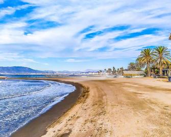 Lovely Home In Málaga With Wifi - Málaga - Playa