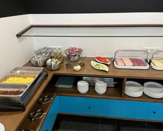 Hotel Central City Hbf Nürnberg Garni - Nuremberg - Buffet