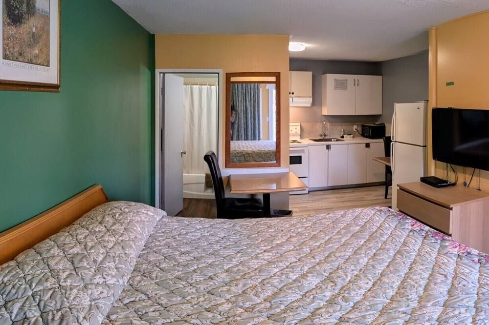 Gold Pan Motel - Quesnel - Bedroom