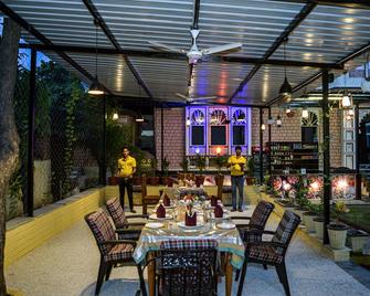 Ranakpur Hill Resort And Spa - Ranakpur - Patio