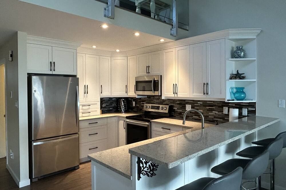 Tanglewood 13 is a ocean and park view unit on Rathtrevor Beach! - Parksville - Küche