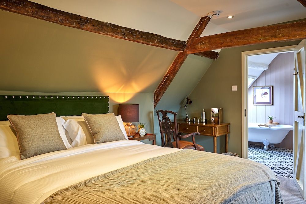 The Horse & Groom Inn - Malmesbury - Bedroom