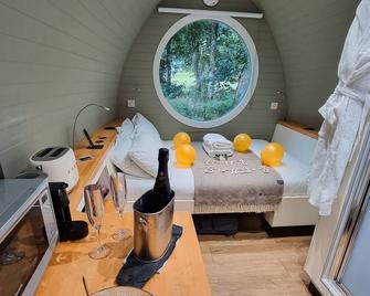 RiverBeds Lodges with Hot Tubs - Ballachulish - Living room