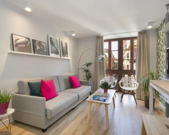 أتيناس جرانادا - غرناطة - غرفة معيشة