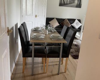 Paris Royal Paradise - Manchester - Dining room