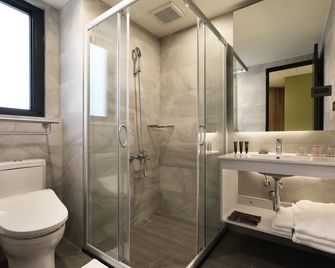 Kun Tour Hotel Feng Chai - Taichung - Baño