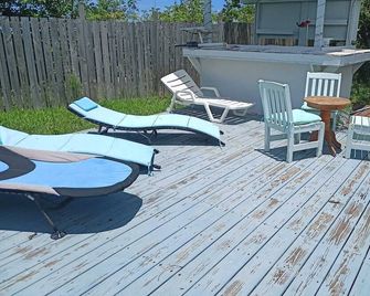 Private yet cozy hideaway villa - Marsh Harbour - Innenhof