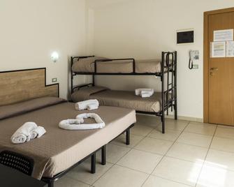 My Hotel Cesenatico - Cesenatico - Schlafzimmer