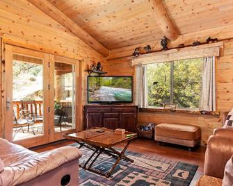 Pine Haven Resort - אסטס פארק - סלון